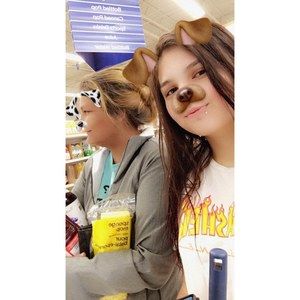 Meet your Posher, Della